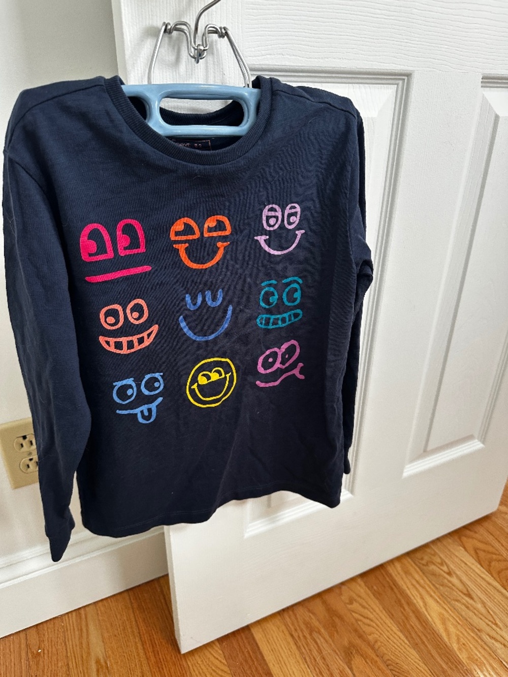 Emoji shirt size 7